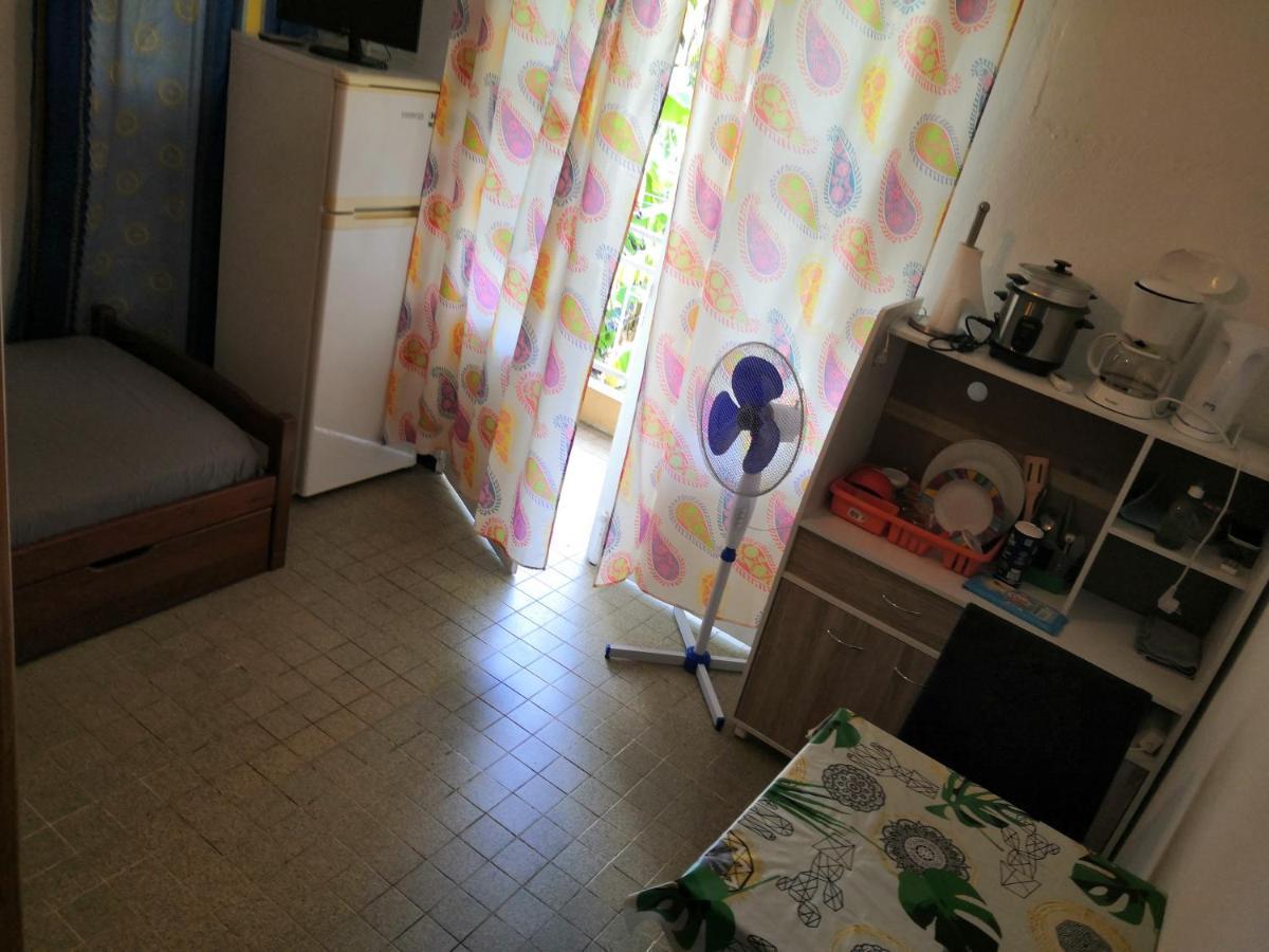 Locatriolet Apartment Сен Дьони Екстериор снимка